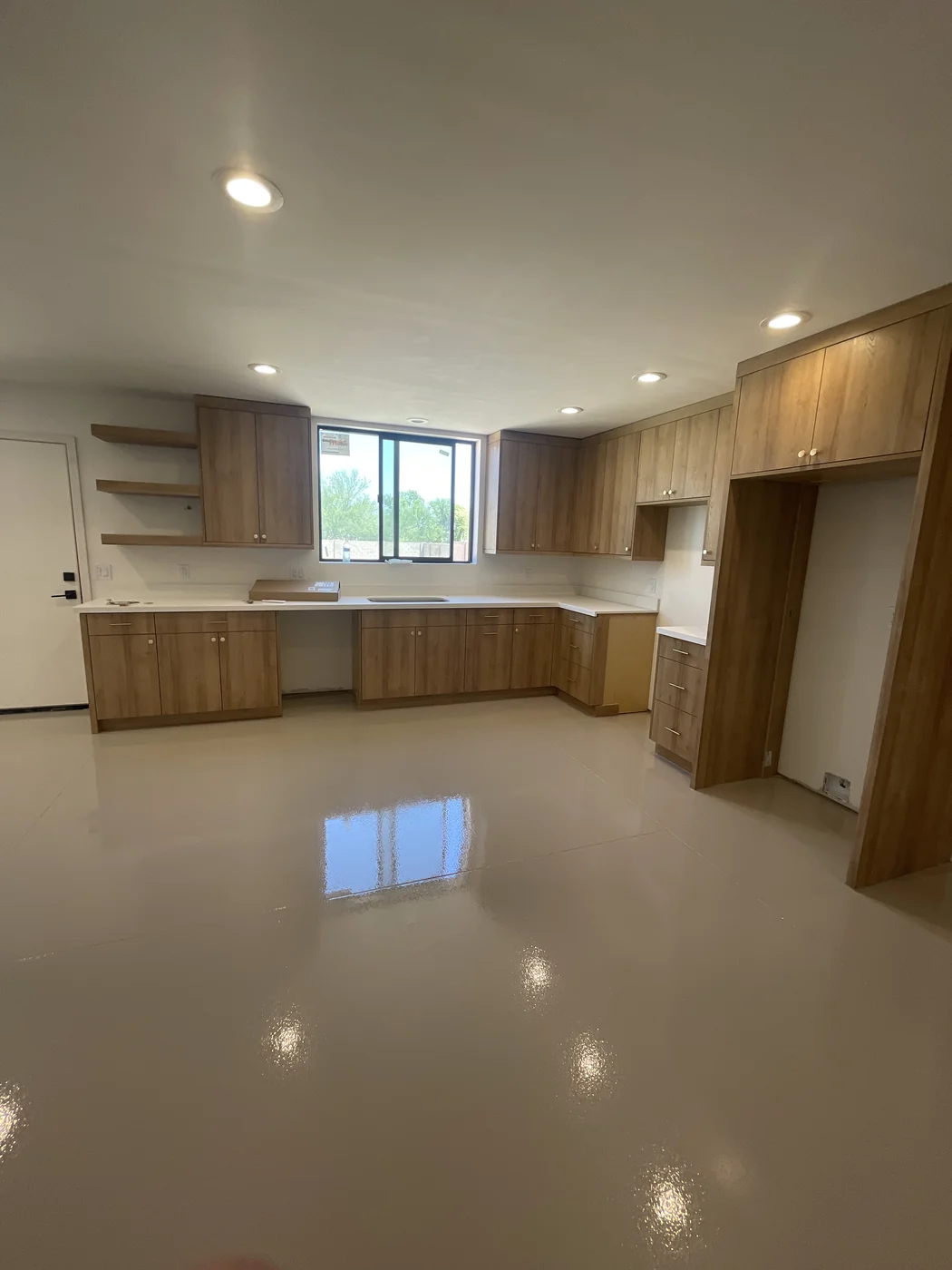 Commercial epoxy floor by AZ Garage Floors
